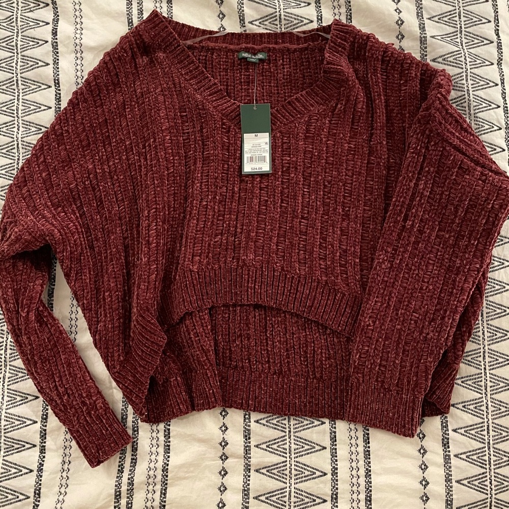 burgundy crop top sweater